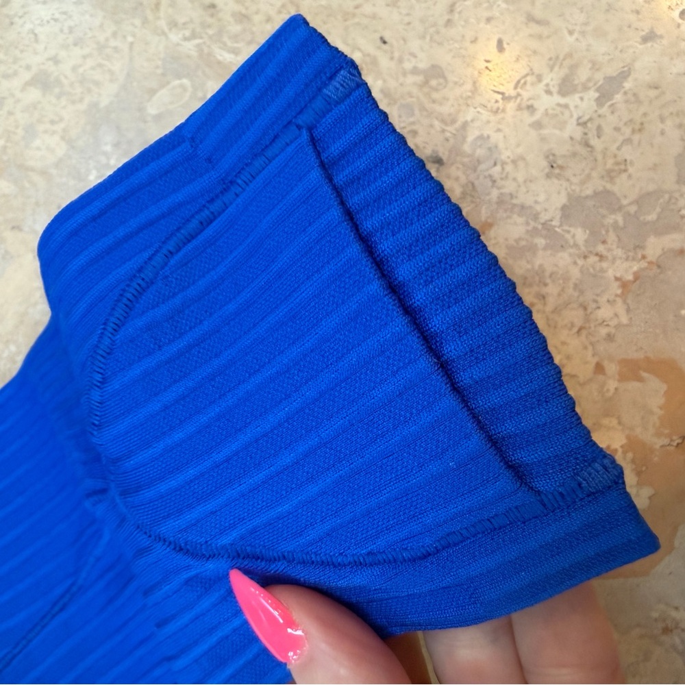 Lululemon Women’s Rest Less Long Sleeved Pullover - NWT - Picture 2 of 4